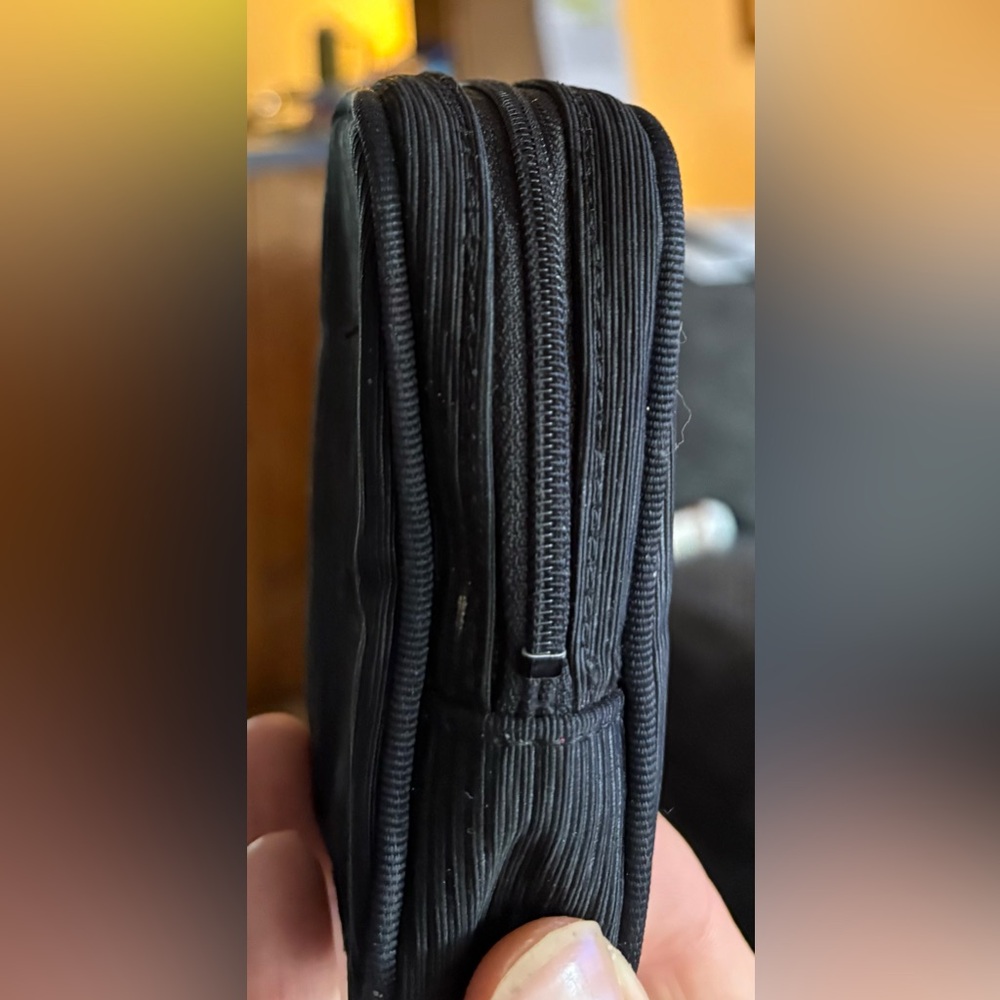 Yves Saint Laurent Vintage Ribbed Pouch/Clutch. Authentic. - Picture 4 of 16